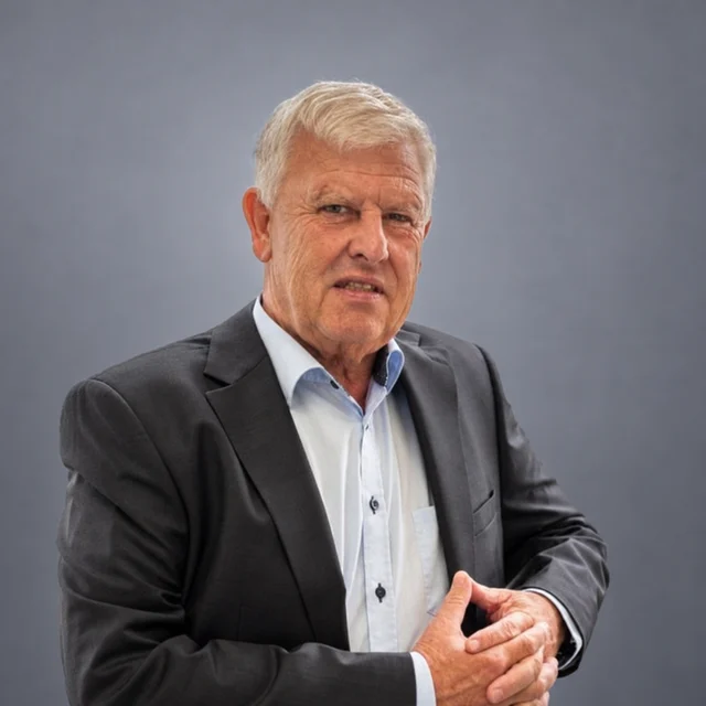 Lars Hviid, Director