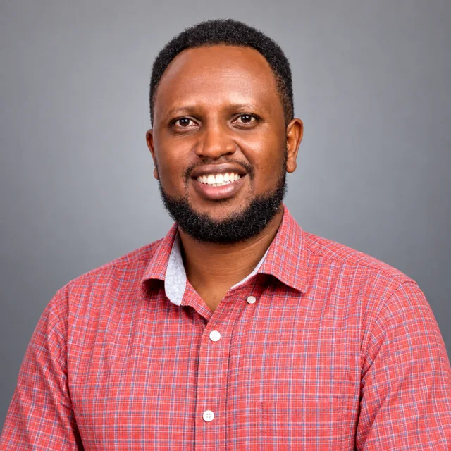 Simon Mwangi, Accountant